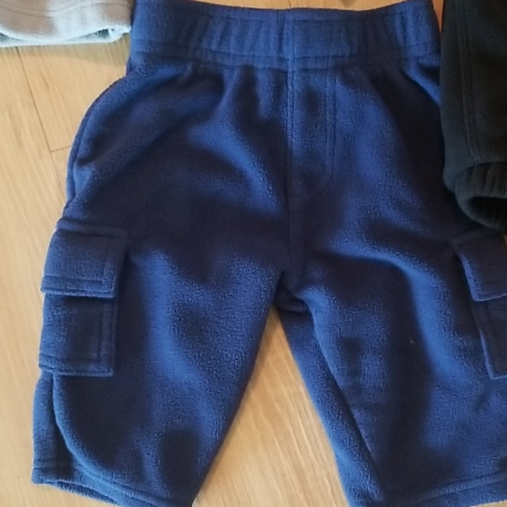 3 pairs of fleece sweats -0/3 months - Picture 3 of 7